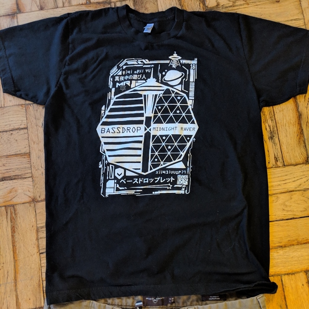 ☑️SOLD!☑️Bass drop Raver graphic t-shirt